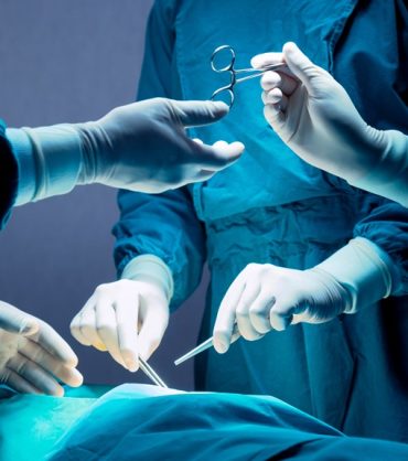 Doctor,And,Nurse,Medical,Team,Are,Performing,Surgical,Operation,At